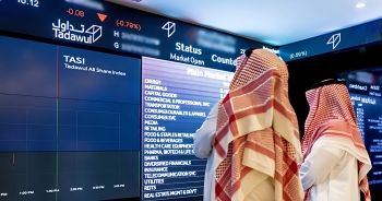 مؤشر سوق الأسهم السعودية يغلق منخفضًا 1% اليوم الأحد
