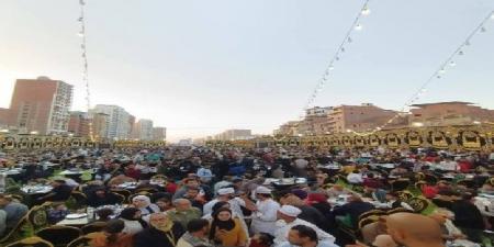 وزير الشباب والرياضة ومحافظ الغربية يُشاركان أهالي المحلة في أكبر مائدة إفطار جماعي - ايجي سبورت