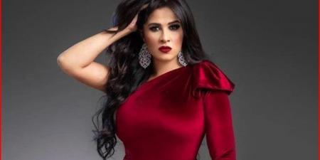 بـ الحجاب.. ياسمين عبد العزيز تكشف كواليس زيارتها لمسجد الشيخ زايد الكبير «فيديو» - ايجي سبورت