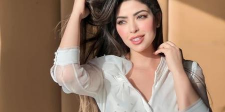 ميرنا جميل: بساطة النيود تتألق وسط الطبيعة - ايجي سبورت