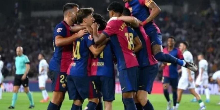 تشكيل برشلونة ضد أتلتيكو بالدوري الإسباني.. لامين بجوار ليفاندوفسكي - ايجي سبورت