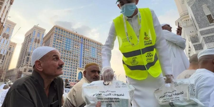 وجبات إفطار ضيوف الرحمن بالمسجد الحرام.. أنواعها ومصادرها - ايجي سبورت