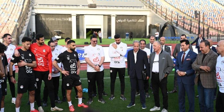 بعثة منتخب مصر تتوجه لمطار القاهرة استعدادا للسفر إلى المغرب - ايجي سبورت