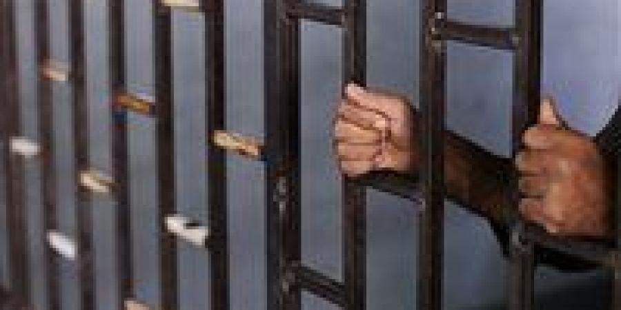 ضبط شخصين بحوزتهما عملات محلية وأجنبية مهربة بمطار القاهرة - ايجي سبورت
