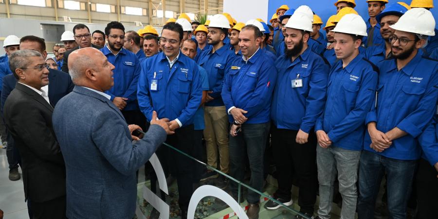 الوزير يضع حجر الأساس لمصنع لإنتاج الثلاجات والديب فريزر - ايجي سبورت