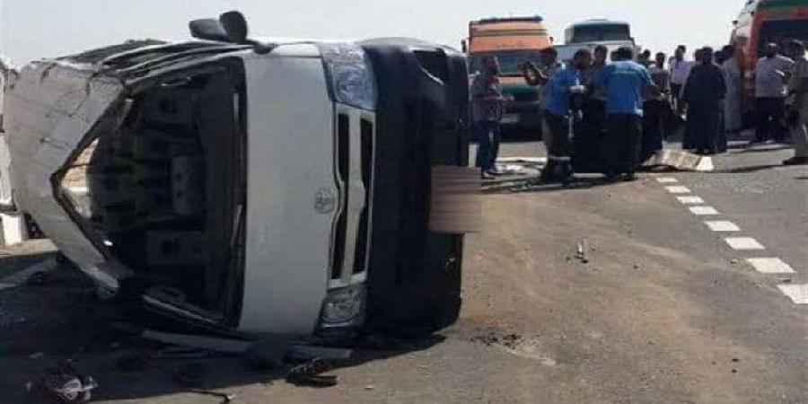 إصابة 8 أشخاص في حادث انقلاب سيارة ميكروباص بطريق «القاهرة - الفيوم» - ايجي سبورت