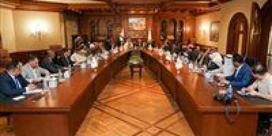 ممثلو الأحزاب يتوافدون على مقر حزب الجبهة لعقد الاجتماع الثالث بشأن انتخابات الشيوخ - ايجي سبورت
