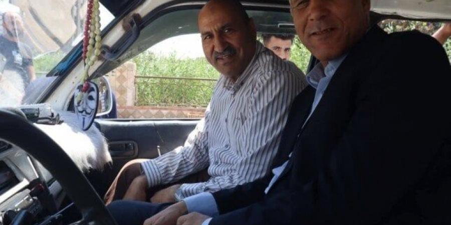 سكرتير مساعد بني سويف يستقل سيارة سرفيس لمتابعة التزام السائقين - ايجي سبورت