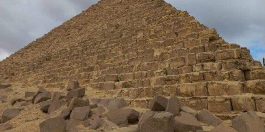 «السياحة والآثار» توضح حقيقة أعمال الحفر قرب الأهرامات - ايجي سبورت
