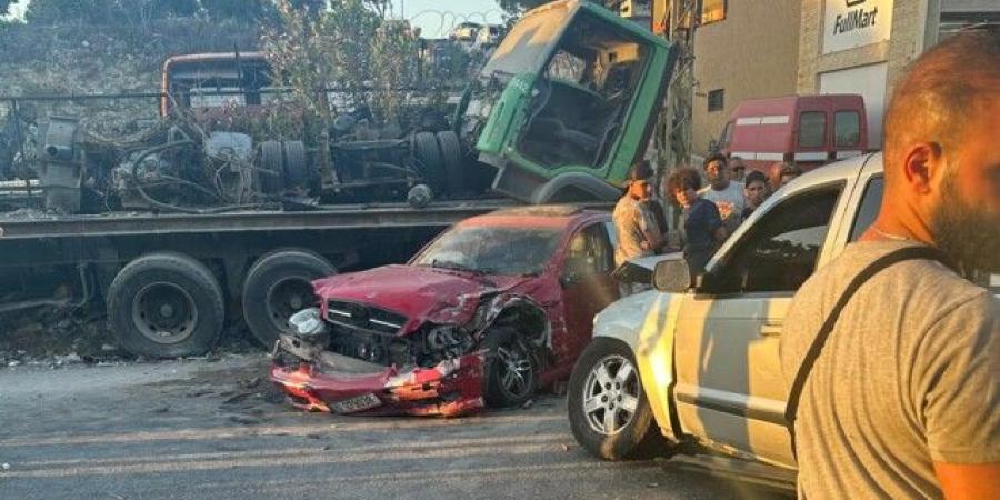 9 جرحى بحادث سير على طريق دير الزهراني- النبطية - ايجي سبورت