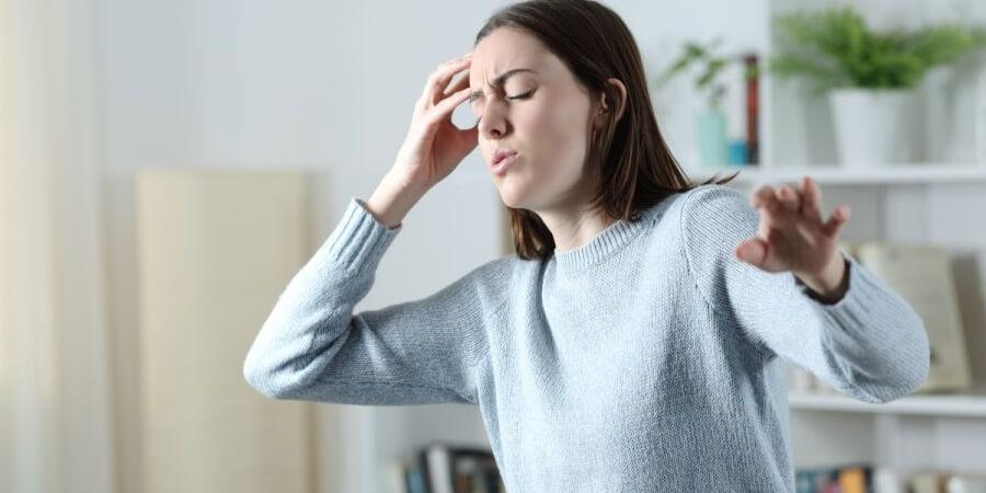 صعوبة في التوازن أو المشي؟ نقص هذا الفيتامين قد يكون السبب الخفي - ايجي سبورت