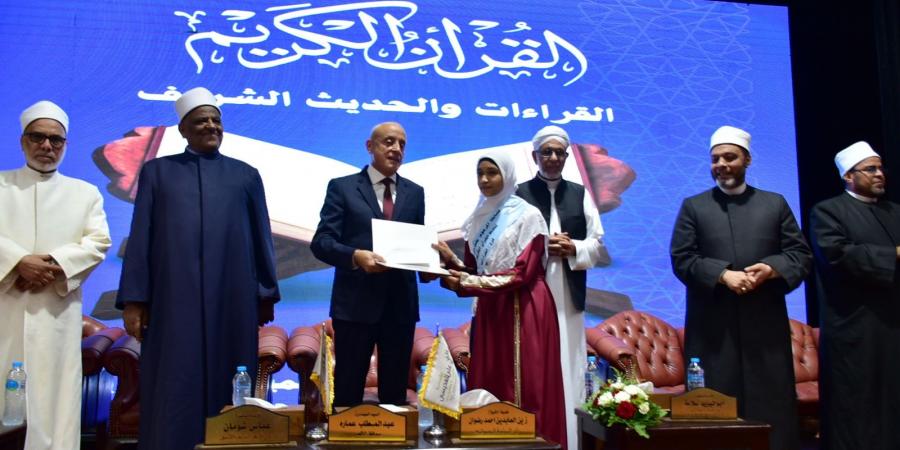 محافظ الأقصر يكرم الفائزين في مسابقة مؤسسة على العديسى..صور - ايجي سبورت