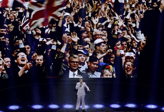 الفنان البريطاني روبي ويليامز فى قرعة كأس العالم الفنان البريطاني روبي ويليامز فى قرعة كأس العالم