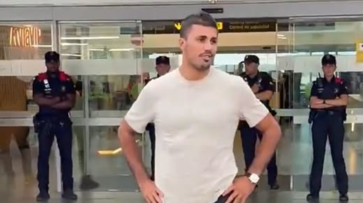 رودري يوجه رسالة حماسية لجماهير برشلونة: مركزنا هو التتويج بلقب دوري الأبطال الأوروبي