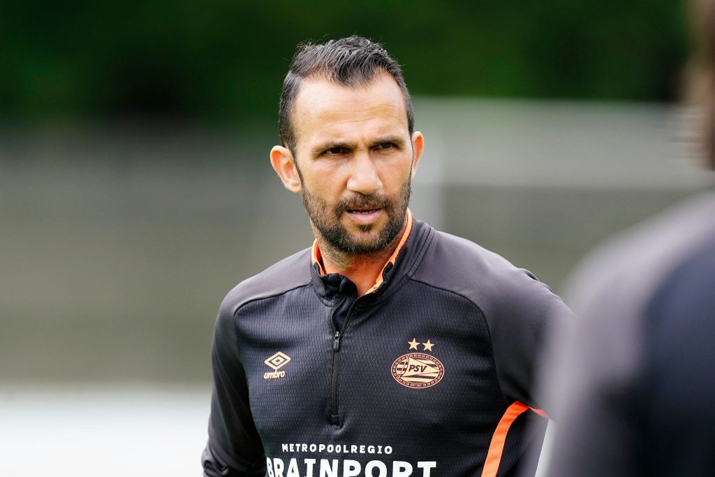 عادل رمزي يعزز آمال الجماهير الهولندية بتعيينه مساعداً لشافي في جهاز المنتخب