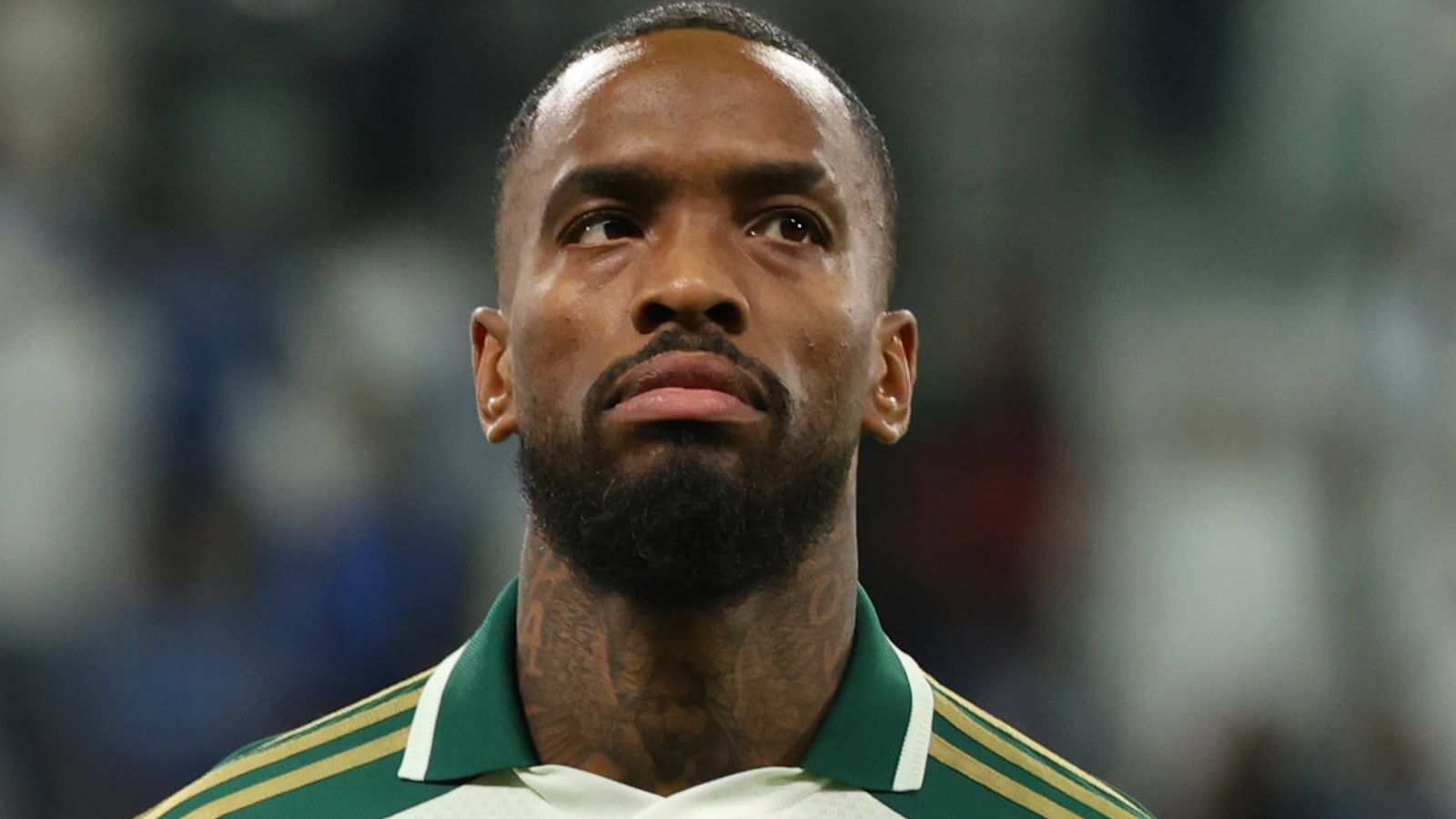 ما هي القنوات الناقلة لمباراة الأهلي والرياض في دوري روشن السعودي 2026-2027 وكيف يمكنك مشاهدتها عبر الإنترنت؟