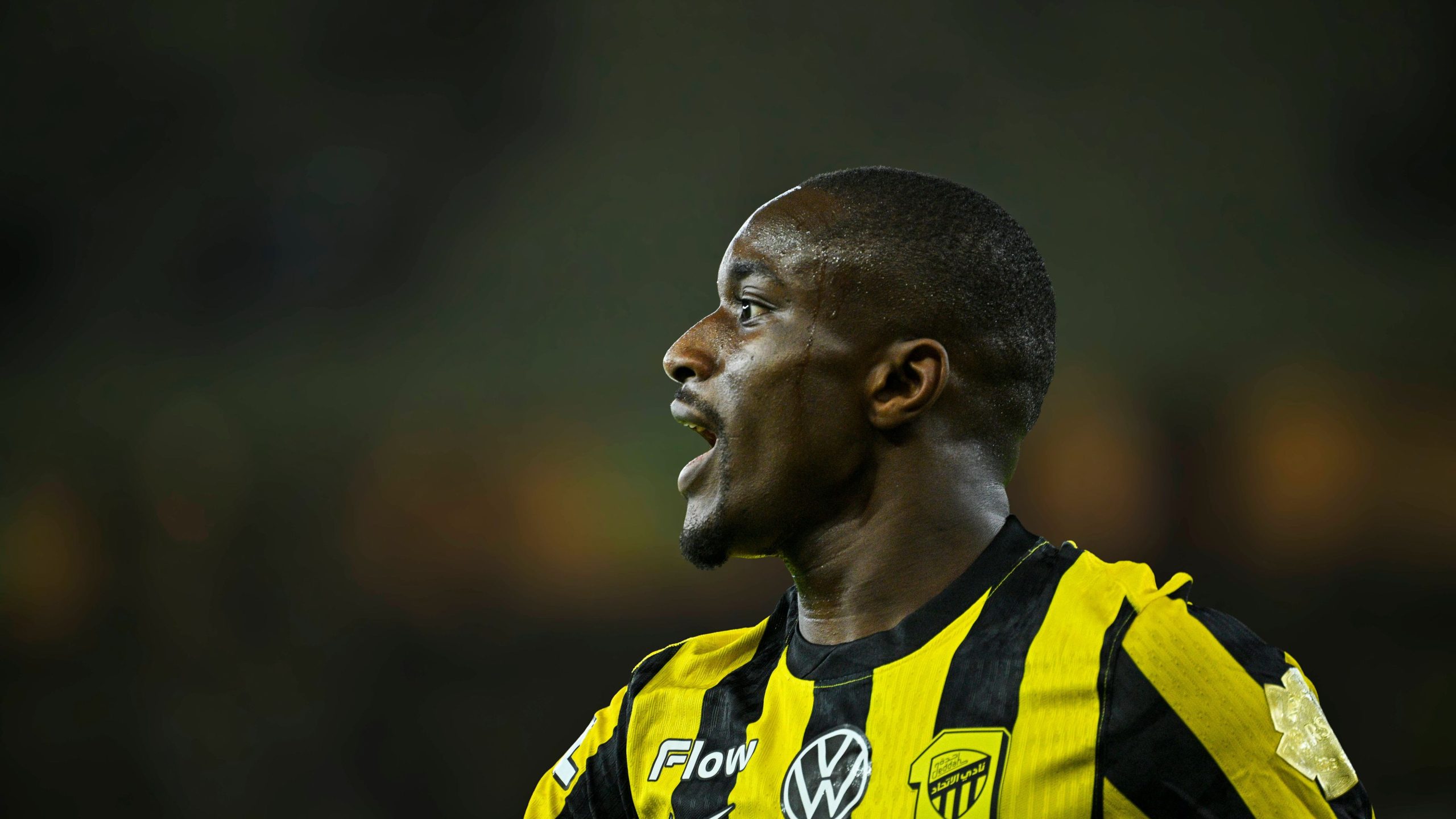 ما هي القنوات الناقلة لمباراة الاتحاد والنصر في دوري روشن السعودي 2026-2027 وكيف يمكن مشاهدتها عبر الإنترنت؟